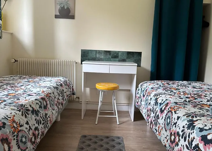 D'hotes Le Clos Tassin Bed and Breakfast 3*