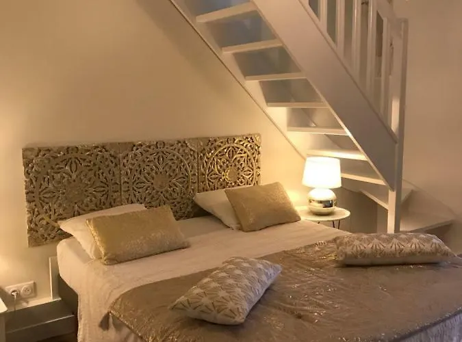 D'hotes Le Clos Tassin Bed and Breakfast